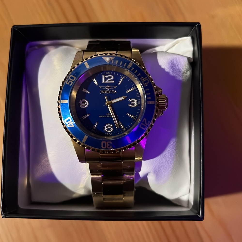 Gold & Blue Invicta watch. 40mm. New, all plastic & tags still attached.